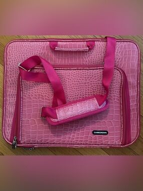 CaseCrown 15"-16" Pink Crocodile Clamshell Laptop Messenger Bag Briefcase NWOT
